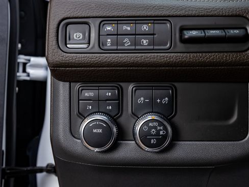 Used 2024 GMC Yukon Denali AWD/4WD image 22