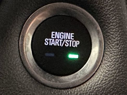 Used 2023 Chevrolet Traverse LT FWD image 31