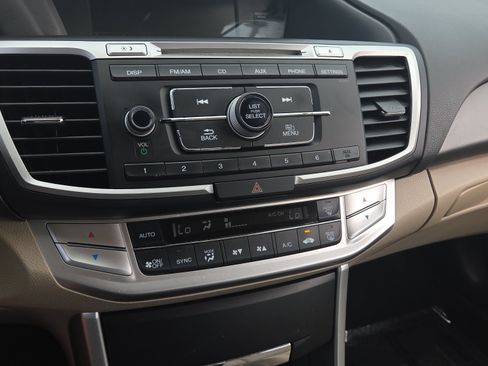 Used 2013 Honda Accord LX image 29