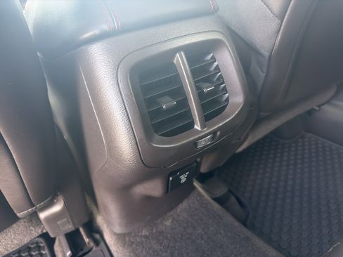 Used 2016 Jeep Cherokee Trailhawk w/ Comfort/Convenience Group AWD/4WD image 24