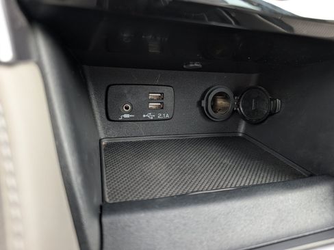 Used 2023 Subaru Forester Limited AWD/4WD image 35