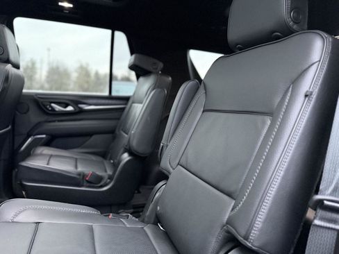 Used 2021 GMC Yukon Denali w/ Advanced Technology Package image 13
