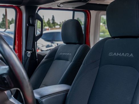 Used 2021 Jeep Wrangler Unlimited Sahara w/ Uconnect 4C Nav & Sound Group image 22