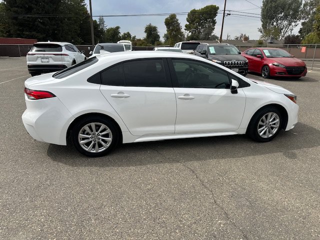 Used 2024 Toyota Corolla LE w/ LE Convenience Package FWD image 10