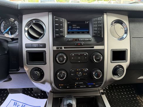 Used 2017 Ford Expedition XLT AWD/4WD image 16