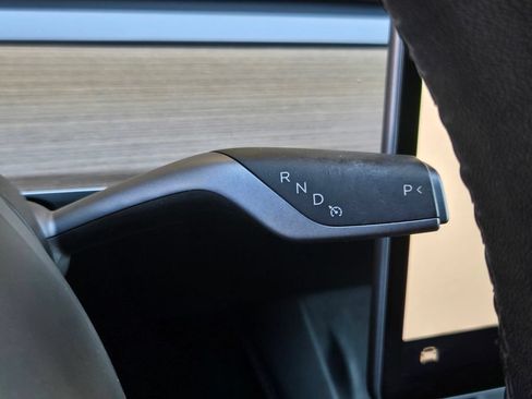 Used 2025 Tesla Model Y Long Range AWD/4WD image 21