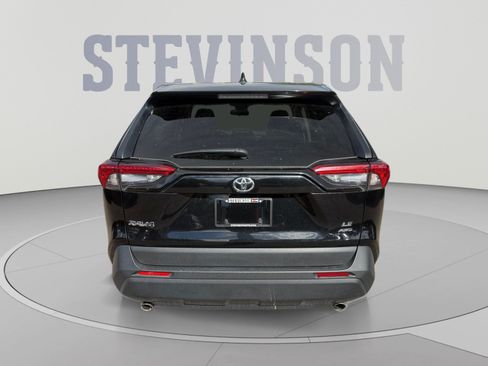 Used 2025 Toyota RAV4 LE AWD/4WD image 4