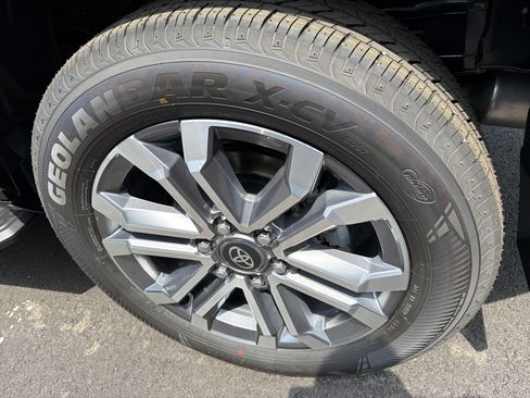 New 2026 Toyota 4Runner Limited AWD/4WD image 7