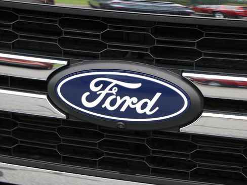 Used 2024 Ford F150 Lariat w/ Bed Utility Package AWD/4WD image 12