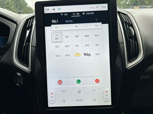 Used 2022 Ford Edge SE w/ Black Appearance Package AWD/4WD image 11