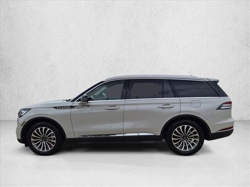 Used 2024 Lincoln Aviator 2WD w/ Premium Package image 9