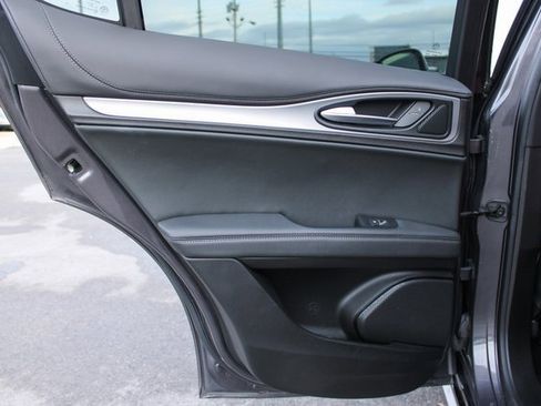 Used 2024 Alfa Romeo Stelvio Veloce image 32