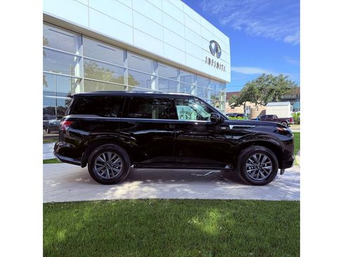 Certified 2026 INFINITI QX80 Pure w/ Cargo Package AWD/4WD image 5
