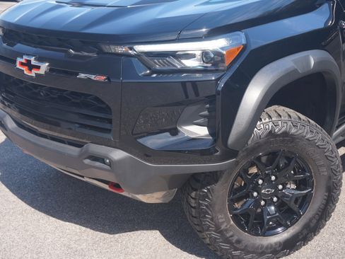 Used 2025 Chevrolet Colorado ZR2 w/ Midnight Edition image 13