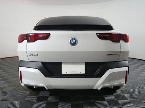 Certified 2025 BMW X2 xDrive28i AWD/4WD image 4