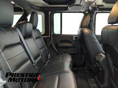 Used 2020 Jeep Wrangler Unlimited Sahara AWD/4WD image 28