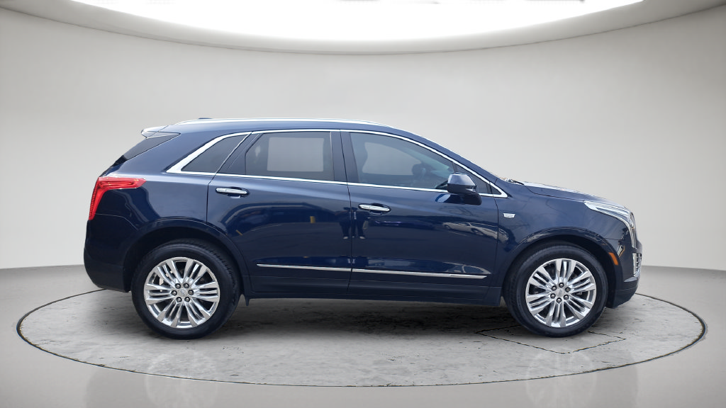 Used 2017 Cadillac XT5 Premium Luxury AWD/4WD image 4