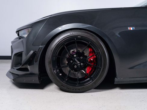 Used 2018 Chevrolet Camaro SS RWD image 4