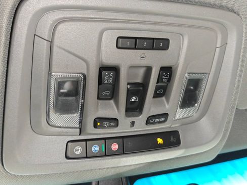 Used 2021 Chevrolet Silverado 1500 RST AWD/4WD image 9