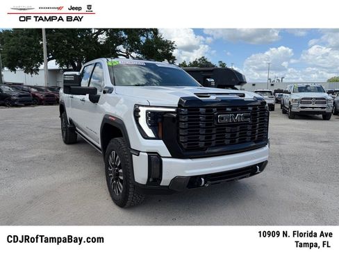 Used 2024 GMC Sierra 2500 Denali Ultimate AWD/4WD image 1