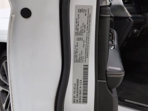 Certified 2023 Jeep Grand Cherokee L Overland image 39