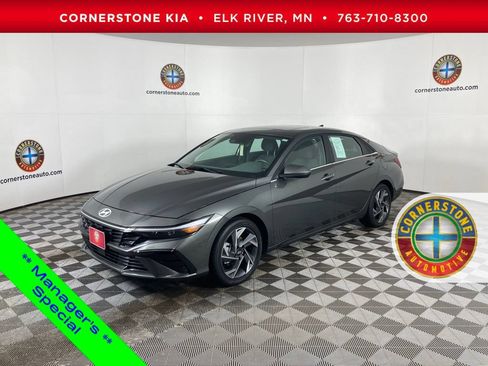 Used 2025 Hyundai Elantra SEL FWD image 1
