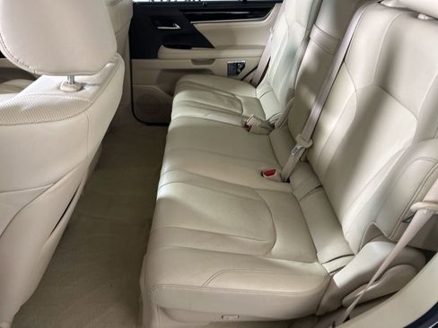 Used 2018 Lexus LX 570 4WD image 24