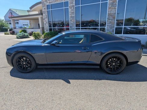 Used 2013 Chevrolet Camaro LT RWD image 2