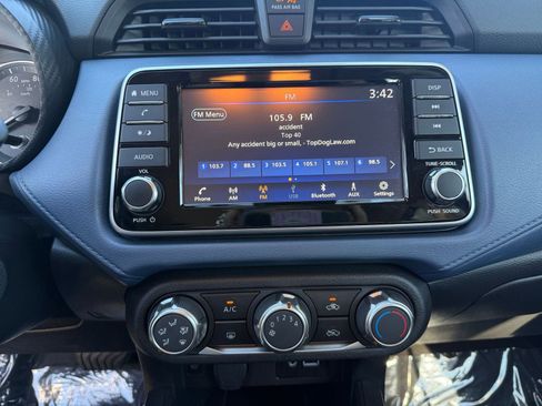 Used 2025 Nissan Versa SV w/ Trunk Package image 17