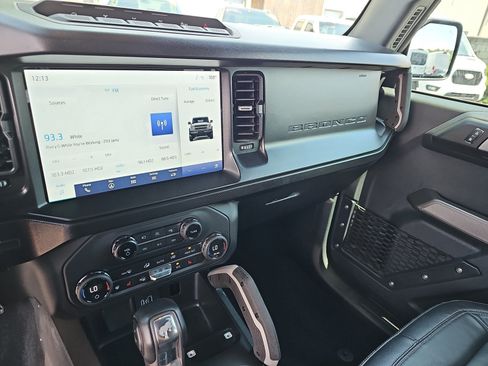 Used 2021 Ford Bronco First Edition AWD/4WD image 21