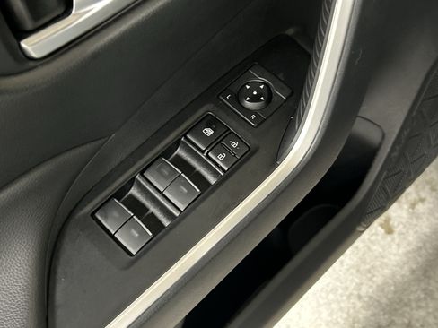 Used 2025 Toyota RAV4 XLE w/ Convenience Package FWD image 15
