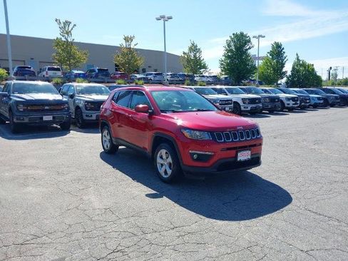 Used 2018 Jeep Compass Latitude w/ Popular Equipment Group AWD/4WD image 1