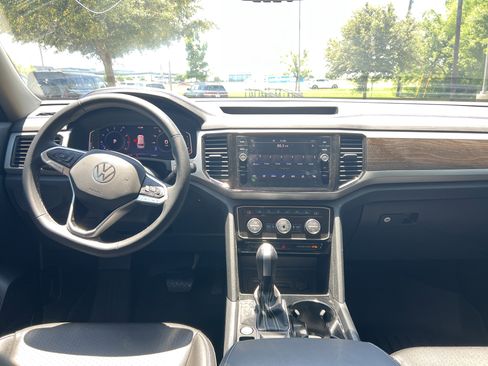 Certified 2023 Volkswagen Atlas SE FWD image 25