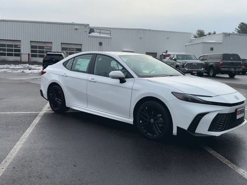 New 2026 Toyota Camry SE image 2