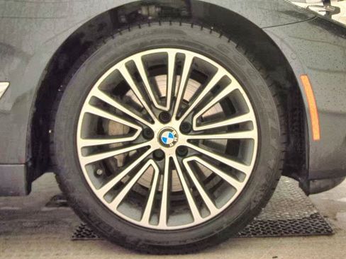 Used 2019 BMW 530i xDrive w/ Premium Package AWD/4WD image 19