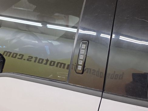 Used 2020 Ford F150 XLT w/ Equipment Group 302A Luxury AWD/4WD image 21