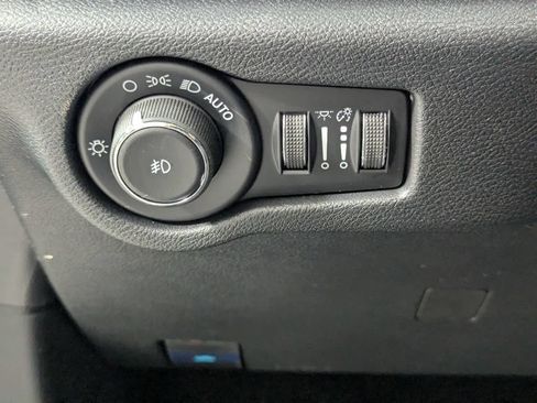 New 2026 Chrysler Pacifica Select FWD image 15
