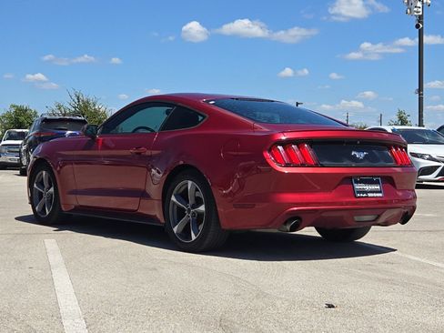 Used 2015 Ford Mustang Coupe RWD image 3