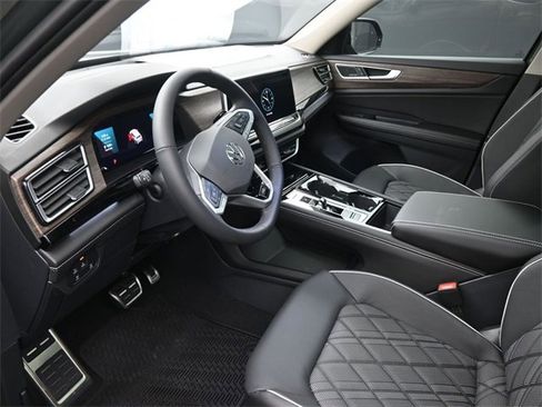 New 2026 Volkswagen Atlas SEL Premium R-Line image 18