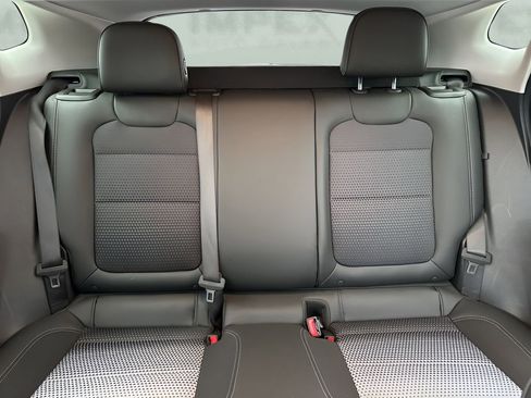 Used 2025 Chevrolet Trax LT w/ LT Convenience Package image 10