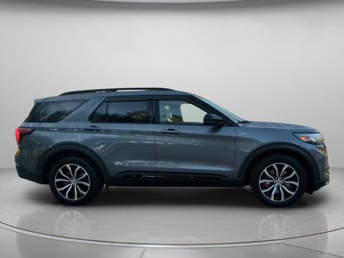 Used 2026 Ford Explorer ST-Line w/ ST-Line Street Pack RWD image 33