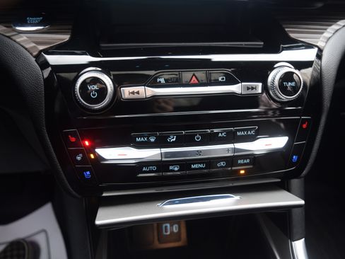 Used 2023 Ford Explorer Limited w/ Equipment Group 301A image 11