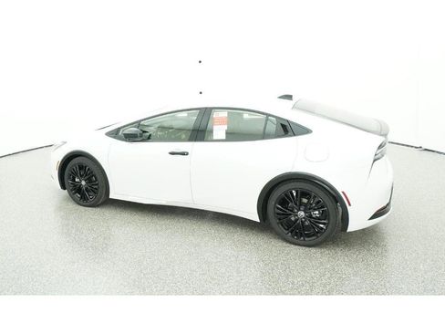 New 2026 Toyota Prius Plug-In Hybrid FWD image 4