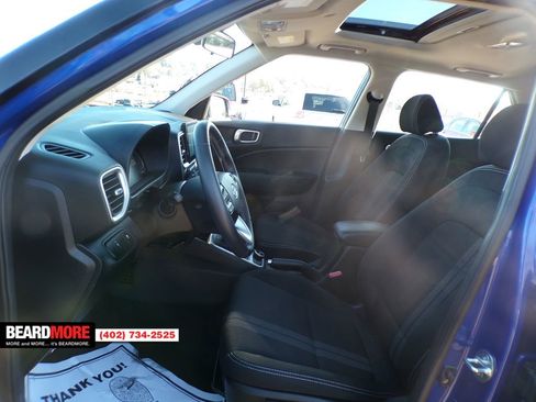 Used 2024 Hyundai Venue SEL image 16