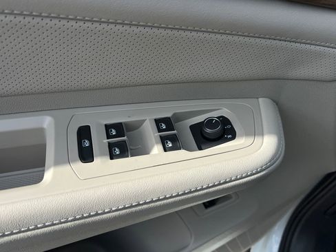 New 2026 Volkswagen Atlas SE image 18