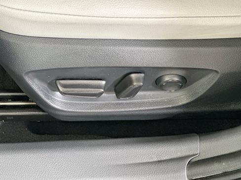 Certified 2023 Toyota Camry SE FWD image 13