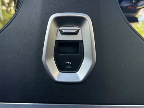 Used 2025 BMW 760i xDrive w/ Executive Package image 36