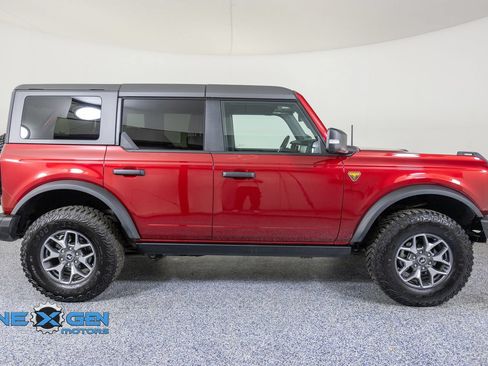 Used 2025 Ford Bronco Badlands AWD/4WD image 8