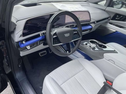 New 2025 Cadillac Optiq Sport 2 image 18