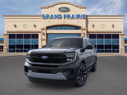 New 2025 Ford Expedition Platinum w/ Driver's Package image 2